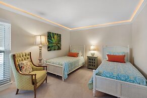 Sea Oats 4 Bedroom Condo by RedAwning