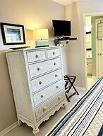 Island Dream 1 Bedroom Condo by RedAwning