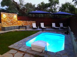 Salonikiou Beach Luxury Residences