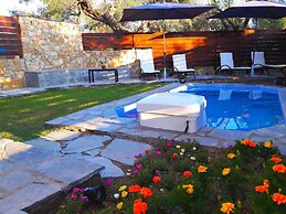 Salonikiou Beach Luxury Residences