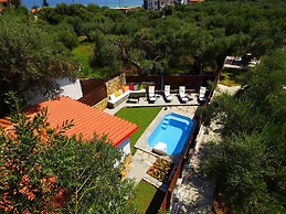 Salonikiou Beach Luxury Residences