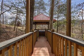 Appalachian Lodge - 4 Bedrooms, 4 Baths, Sleeps 14 Home by RedAwning