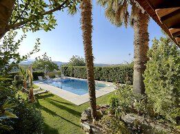 Castello Villa Daphnes - Private Pool & Whirlpool