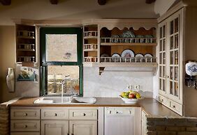 Castello Villa Daphnes - Private Pool & Whirlpool