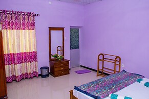 Gloriya Mathews Family Guest House