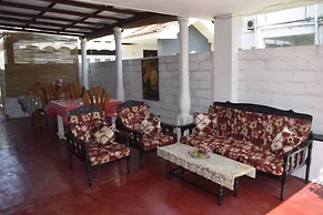 Gloriya Mathews Family Guest House