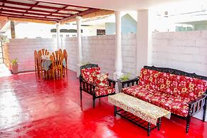 Gloriya Mathews Family Guest House