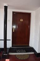 Gloriya Mathews Family Guest House