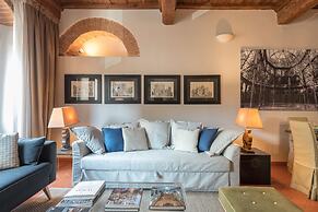Heart of Florence Pitti 2 Bed-apartment