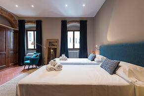 Heart of Florence Pitti 2 Bed-apartment
