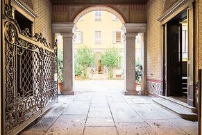 Home at Hotel Copernico Apt