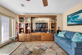 Pelican Point 2 Bedroom Townhouse by RedAwning