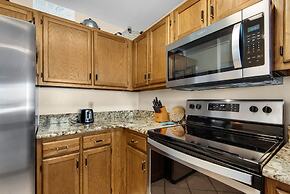 Pelican Point 2 Bedroom Townhouse by RedAwning