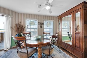 Pelican Point 2 Bedroom Townhouse by RedAwning