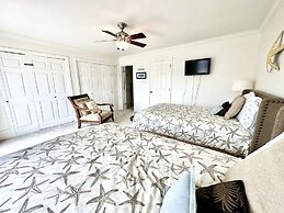 Sea La Vie 2 Bedroom Townhouse by RedAwning