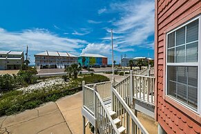 Sea La Vie 2 Bedroom Townhouse by RedAwning