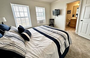 Sea La Vie 2 Bedroom Townhouse by RedAwning