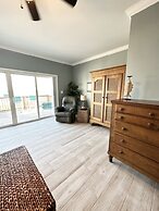 Dolphin Watch 3 Bedroom Townhouse by RedAwning