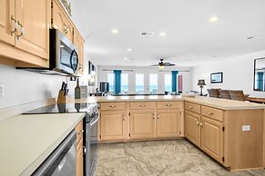 Life's A Beach 3 Bedroom Townhouse by RedAwning