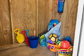 Life's A Beach 3 Bedroom Townhouse by RedAwning