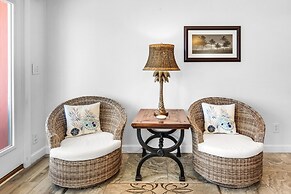 Life's A Beach 3 Bedroom Townhouse by RedAwning