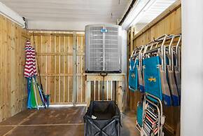 Life's A Beach 3 Bedroom Townhouse by RedAwning