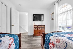 Life's A Beach 3 Bedroom Townhouse by RedAwning