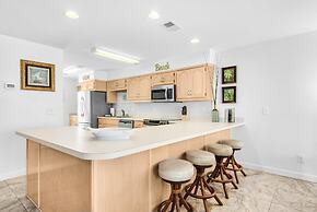 Life's A Beach 3 Bedroom Townhouse by RedAwning