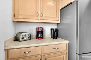 Life's A Beach 3 Bedroom Townhouse by RedAwning