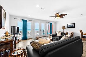 Life's A Beach 3 Bedroom Townhouse by RedAwning