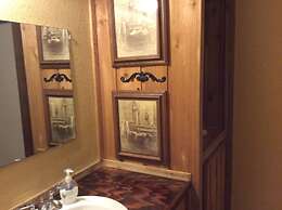 The Leakey Inn by CMD