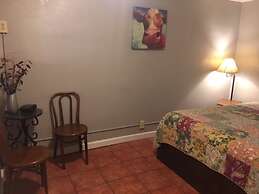 The Leakey Inn by CMD