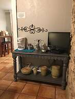 The Leakey Inn by CMD