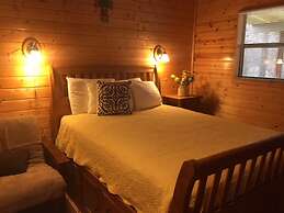 Frio Springs Lodges
