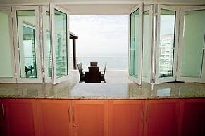 Shangri La Penthouses by Cheap Getaway