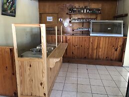 Detente Du Cacique Villa Hotel