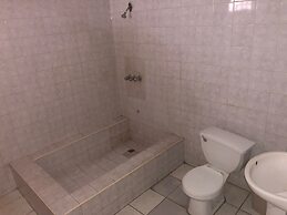 Detente Du Cacique Villa Hotel