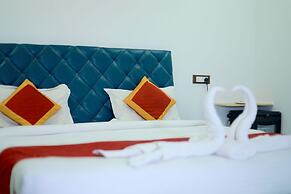 Sheesh Mahal Desert Camp