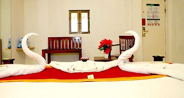 Sheesh Mahal Desert Camp