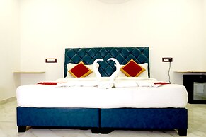 Sheesh Mahal Desert Camp