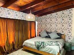 Tropical Cottages