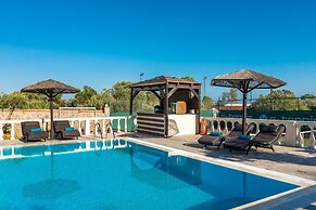 Villa Maxim with Private Pool & Tennis Court