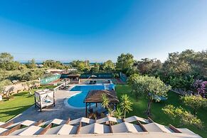 Villa Maxim with Private Pool & Tennis Court