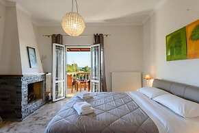 Villa Maxim with Private Pool & Tennis Court