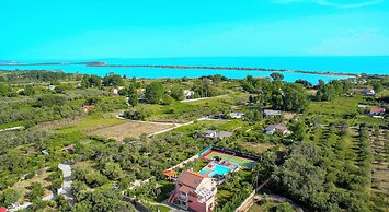 Villa Maxim with Private Pool & Tennis Court