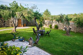 Villa Maxim with Private Pool & Tennis Court