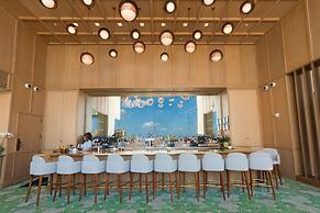 Real Select at the Ritz Carlton Residences, Waikiki Beach