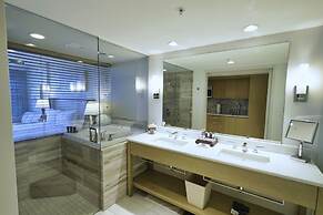 Real Select at the Ritz Carlton Residences, Waikiki Beach