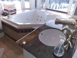 Alaska Sundance Retreat B&B