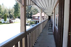 Pioneer Inn by the River